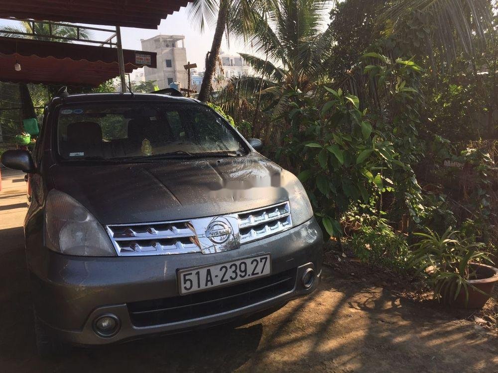 Nissan Grand livina 2011 - Bán Nissan Grand livina AT đời 2011, màu xám chính chủ, giá tốt