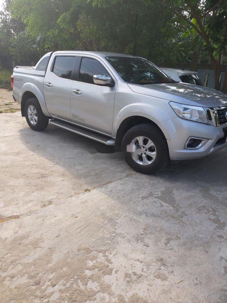 Nissan Navara 2016 - Cần bán Nissan Navara đời 2016, màu bạc, nhập khẩu nguyên chiếc