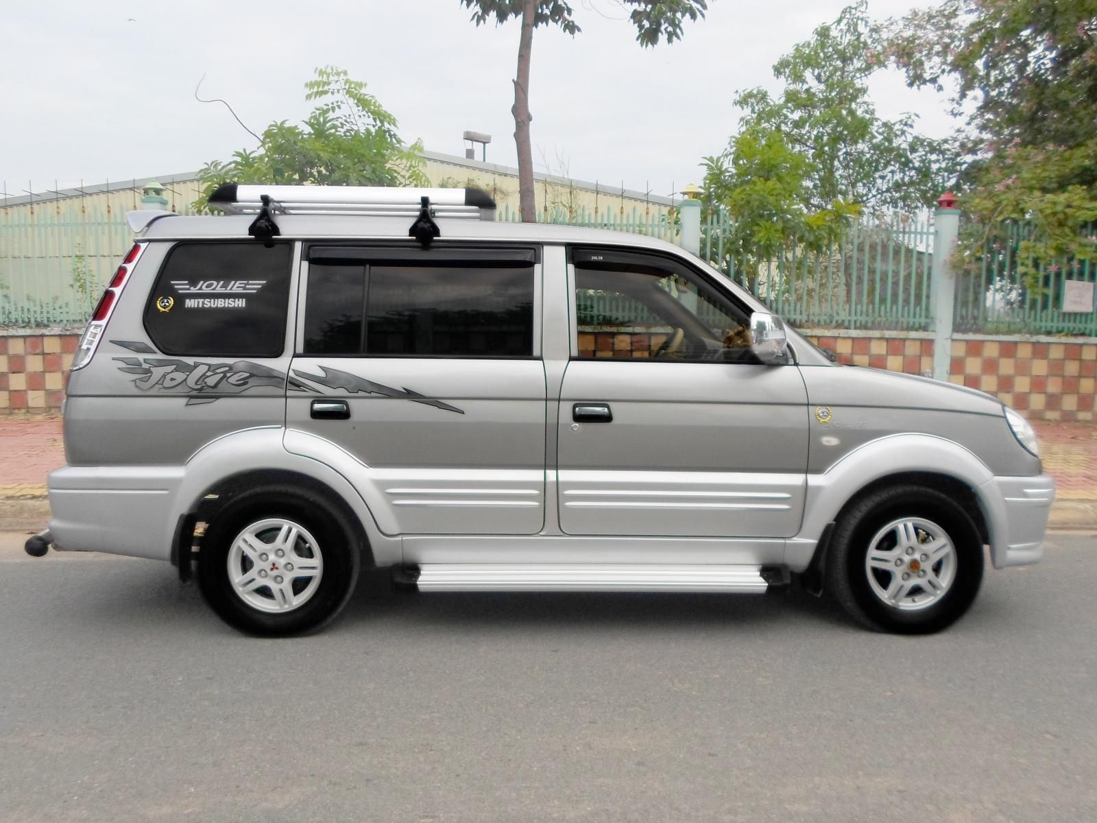 Mitsubishi Jolie 2005 - Bán Mitsubishi Jolie - 2.0-MPI-SS, SX cuối 2005, lăn bánh12/2006, đời cao nhất, mới như xe hãng, màu ghi xám (màu mới)