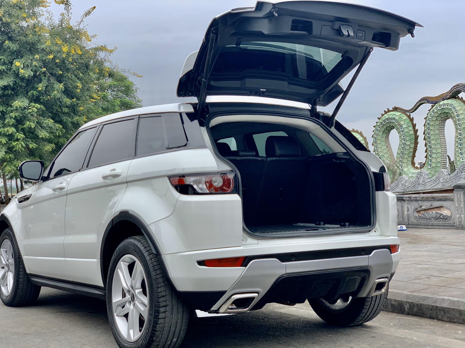 LandRover Evoque Dynamic 2012 - Cần bán gấp LandRover Evoque Dynamic đời 2012, màu trắng, xe nhập