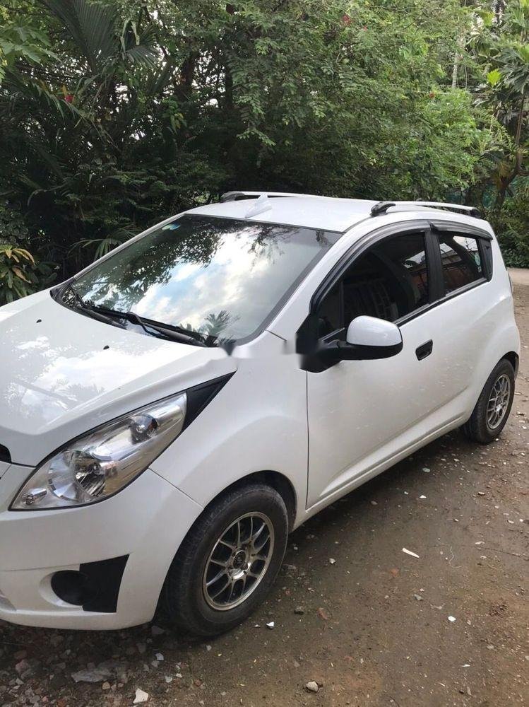 Chevrolet Spark   2011 - Bán Chevrolet Spark sản xuất năm 2011, màu trắng, nhập khẩu, xe còn mới