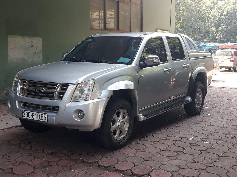 Isuzu Dmax   3.0 2010 - Bán ô tô Isuzu Dmax 2010, màu bạc còn mới, giá tốt