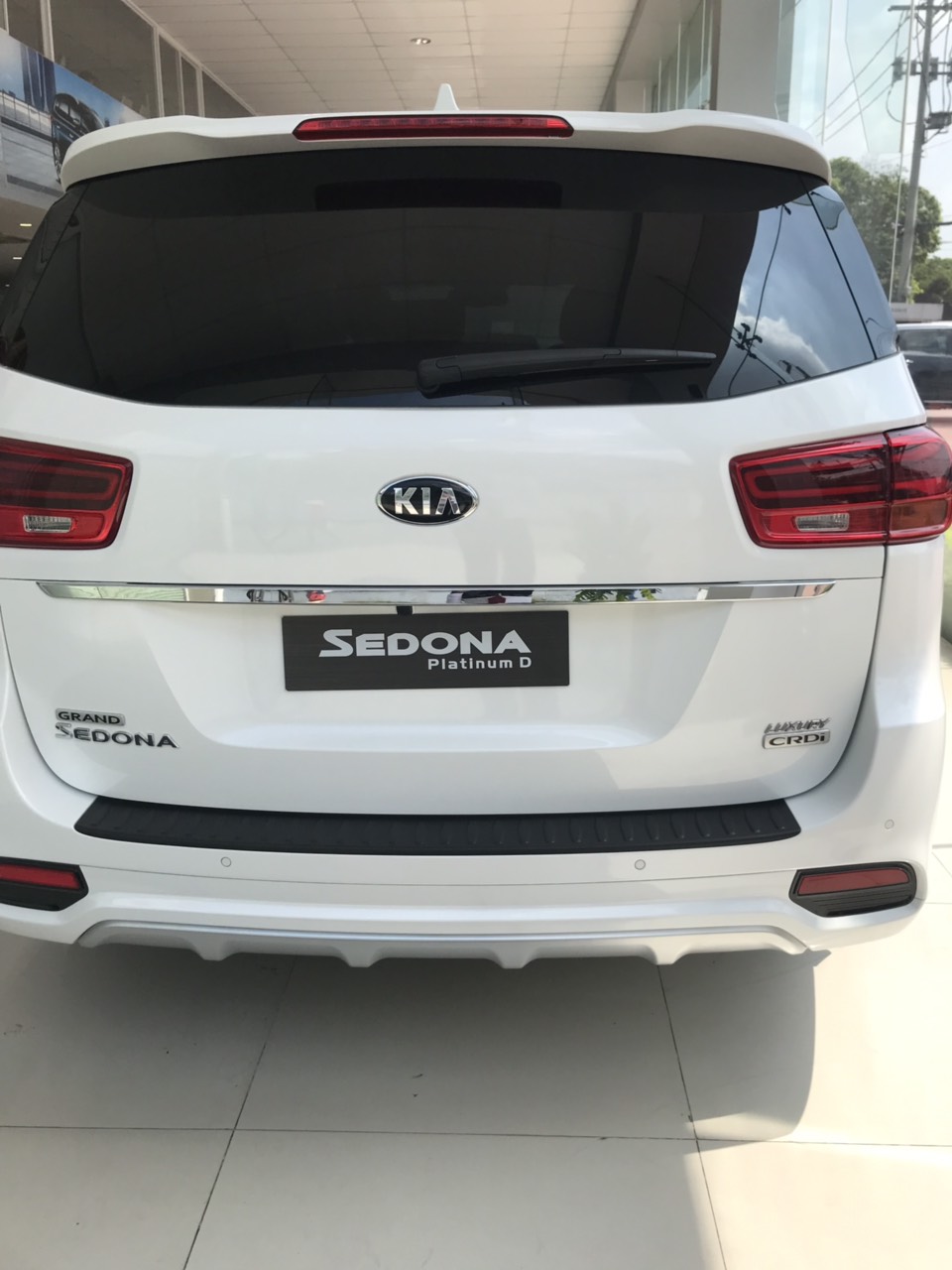 Kia Sedona 2019 - Bán ô tô Kia Sedona đời 2019, màu trắng