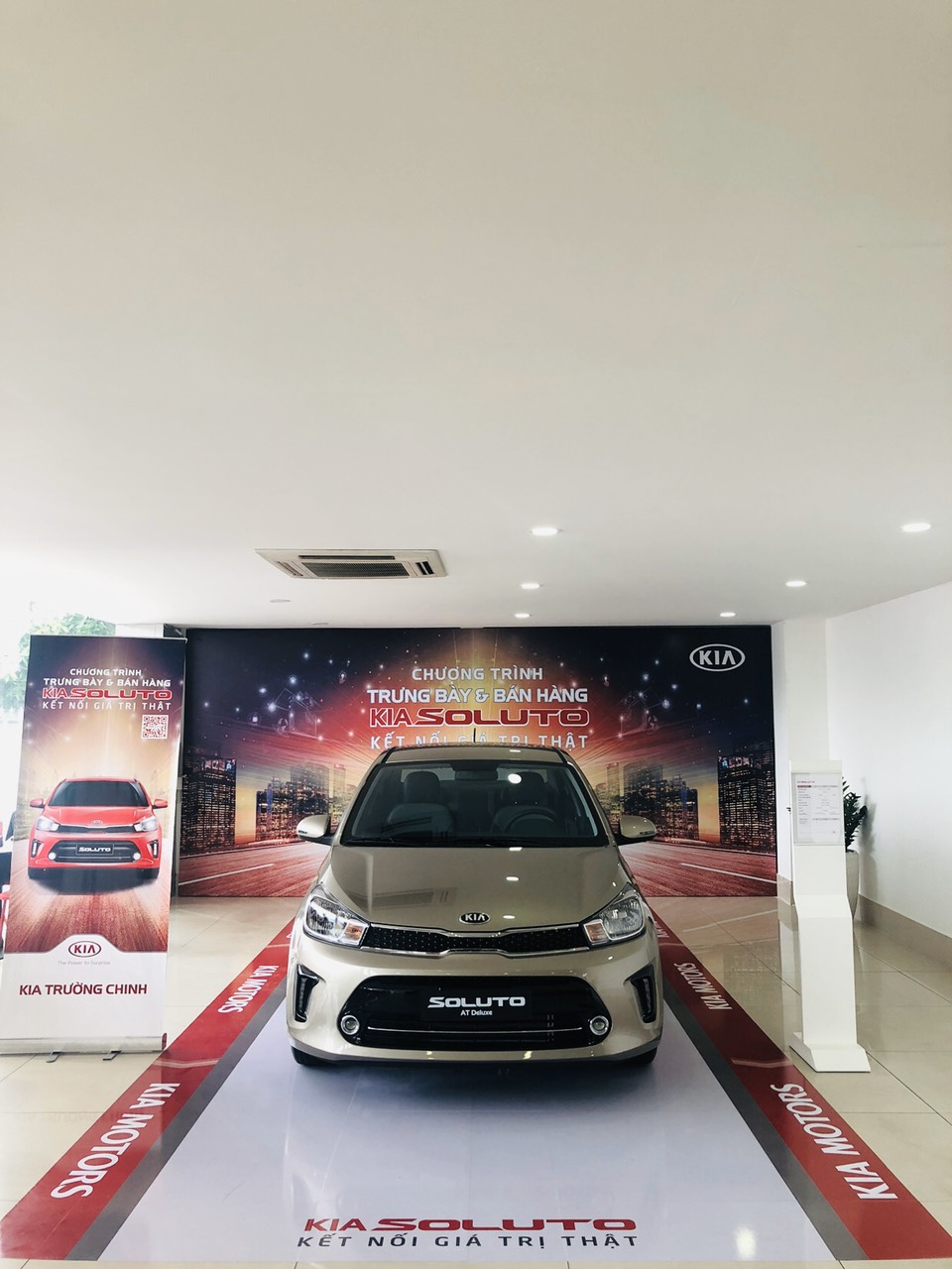 Kia Rio 2019 - Cần bán xe Kia Rio đời 2019, màu vàng