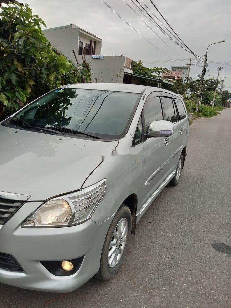 Toyota Innova   E  2013 - Bán ô tô Toyota Innova E năm 2013, màu bạc chính chủ, giá chỉ 460 triệu