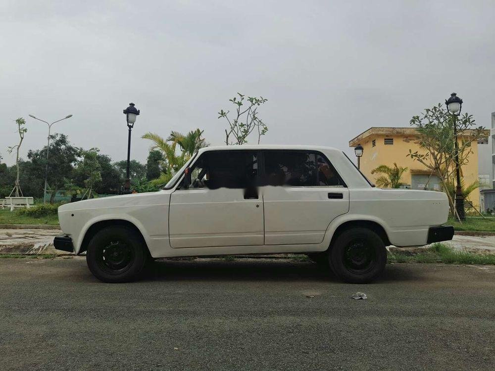 Lada 2107 1986 - Bán Lada 2107 đời 1986, màu trắng, 35tr