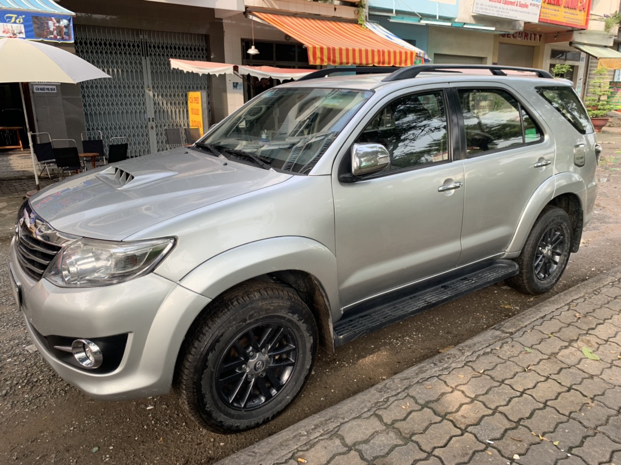 Toyota Fortuner 2.5 G 2016 - Bán ô tô Toyota Fortuner 2.5 G đời 2016, màu bạc, xe gia đình, 815tr