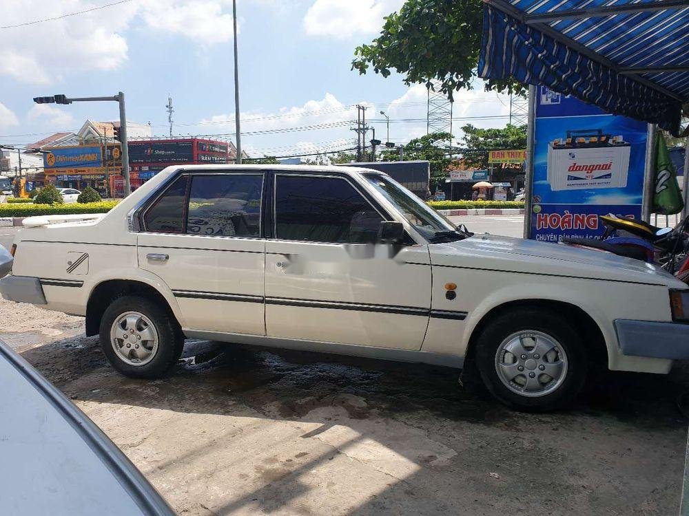 Toyota Corona   1984 - Cần bán lại xe Toyota Corona năm sản xuất 1984, màu trắng