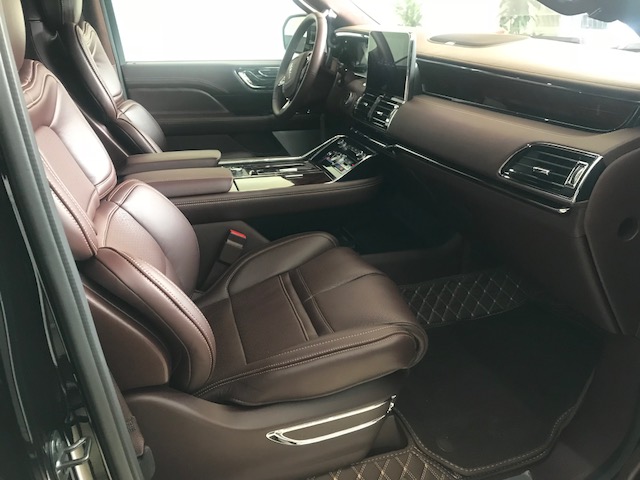 Lexus LX5700 2020 - Bán Lincoln Navigator Black Label L 2020 màu đen, nội thất nâu da bò bản full nhất