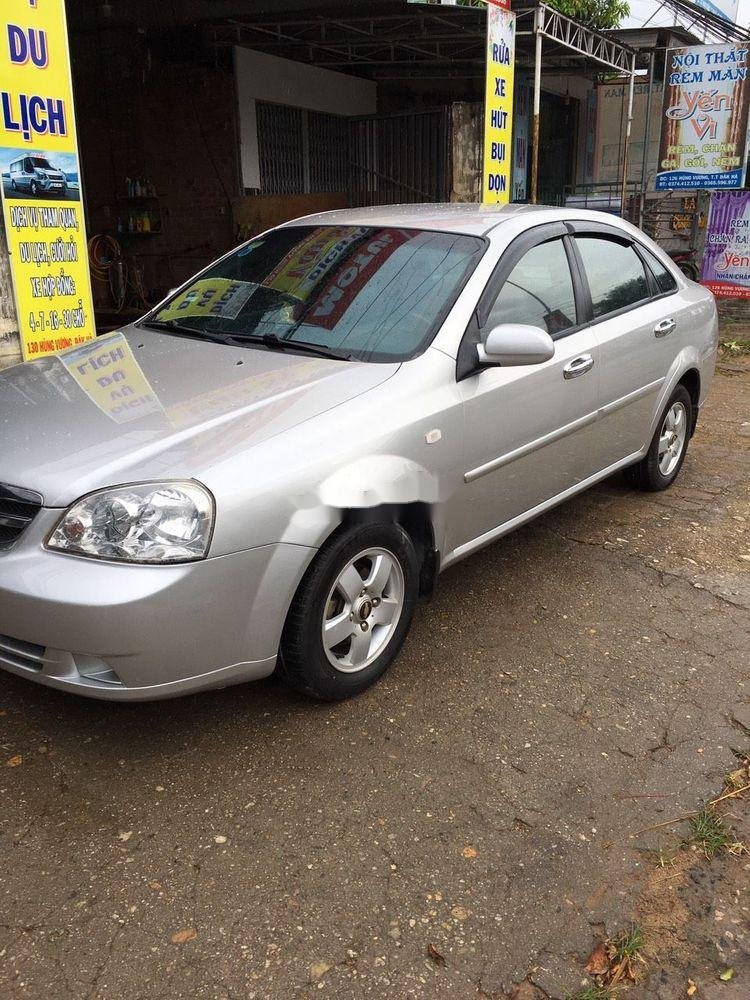 Chevrolet Lacetti 2013 - Bán Chevrolet Lacetti năm 2013, màu bạc như mới, giá chỉ 205 triệu