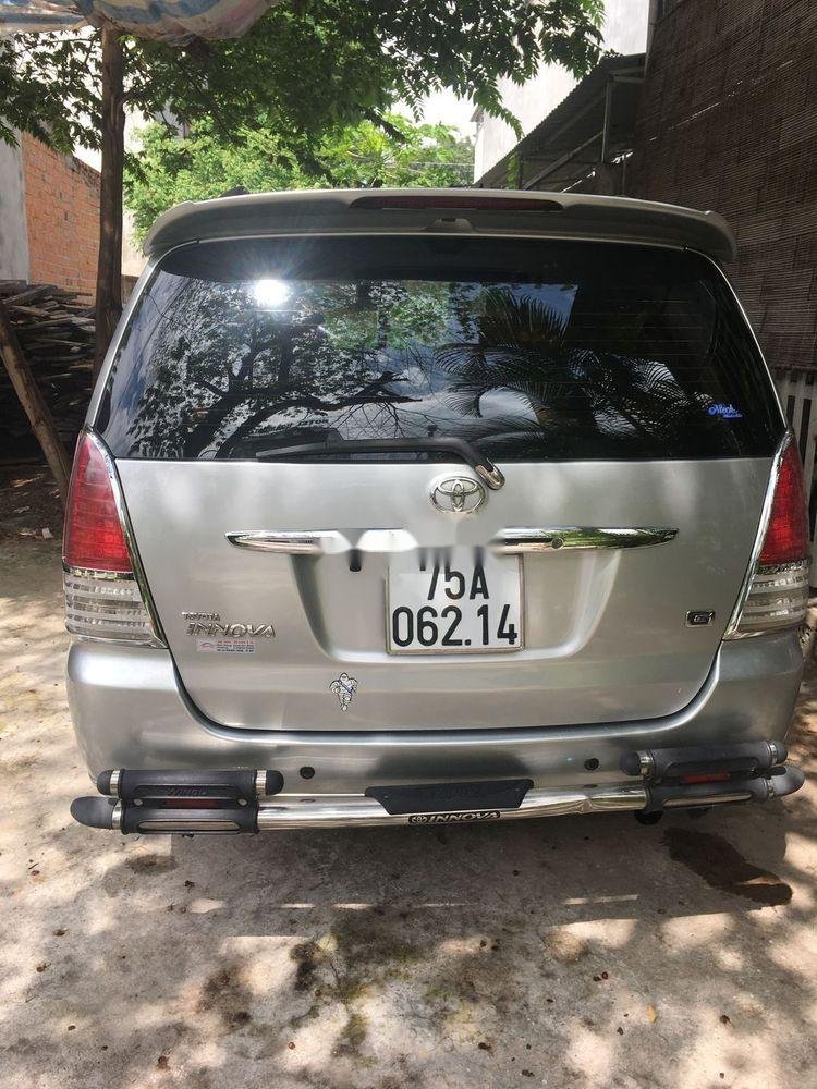 Toyota Innova 2006 - Cần bán xe Toyota Innova sản xuất 2006, màu bạc xe nguyên bản