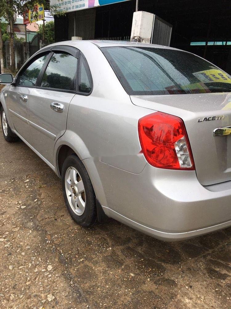 Chevrolet Lacetti 2013 - Bán Chevrolet Lacetti năm 2013, màu bạc như mới, giá chỉ 205 triệu