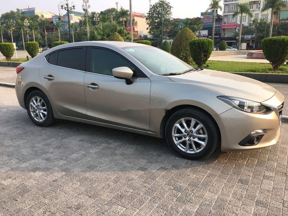 Mazda 3   2015 - Cần bán gấp Mazda 3 năm sản xuất 2015, xe mua từ mới