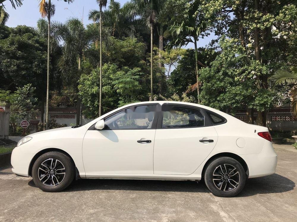 Hyundai Elantra   MT 2012 - Cần bán Hyundai Elantra MT năm 2012, màu trắng