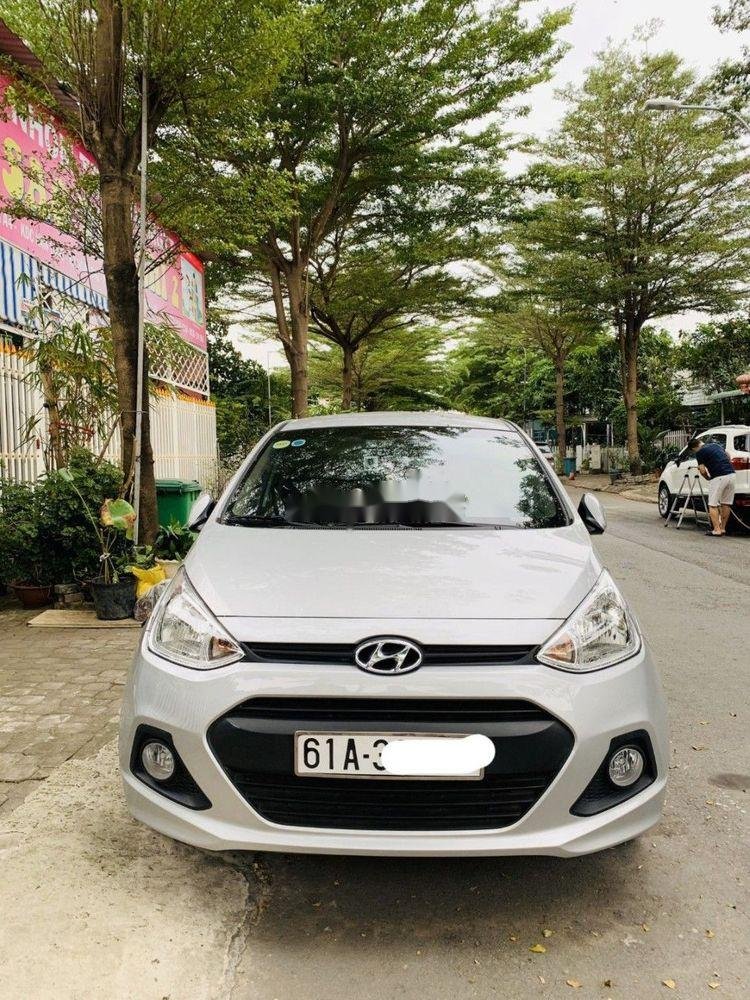 Hyundai Grand i10   MT 2017 - Bán Hyundai Grand i10 MT 2017, màu bạc, xe nhập, 300 triệu