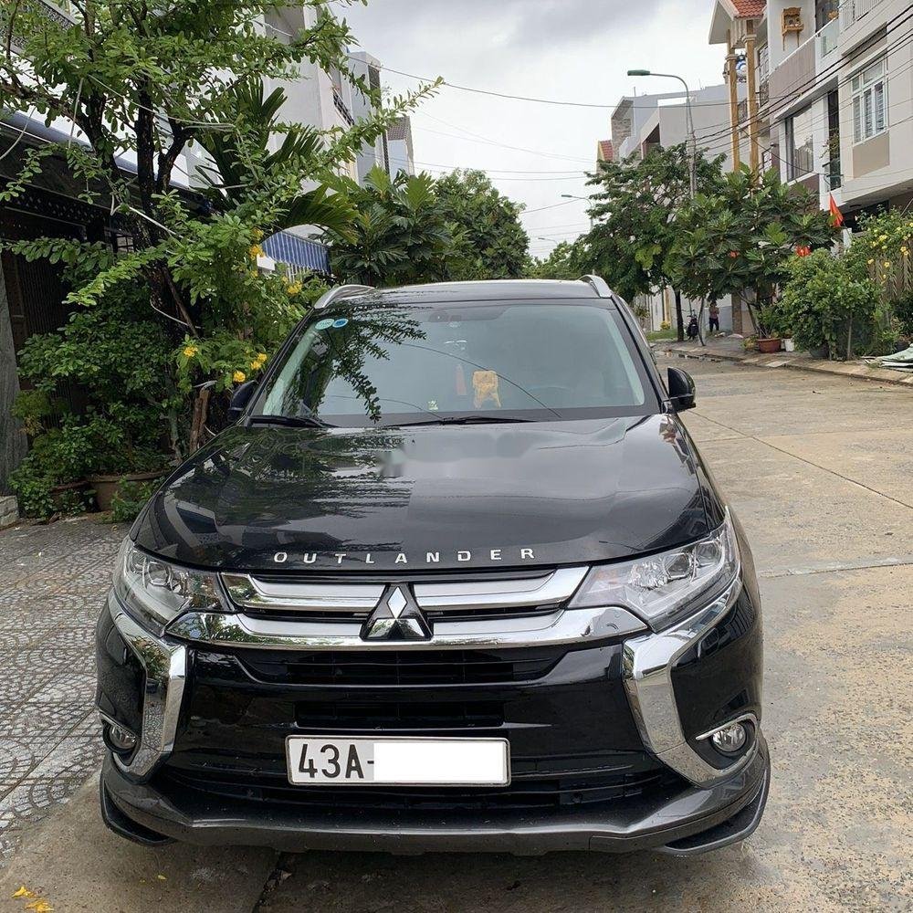 Mitsubishi Outlander 2018 - Cần bán xe Mitsubishi Outlander 2018, màu đen, giá tốt