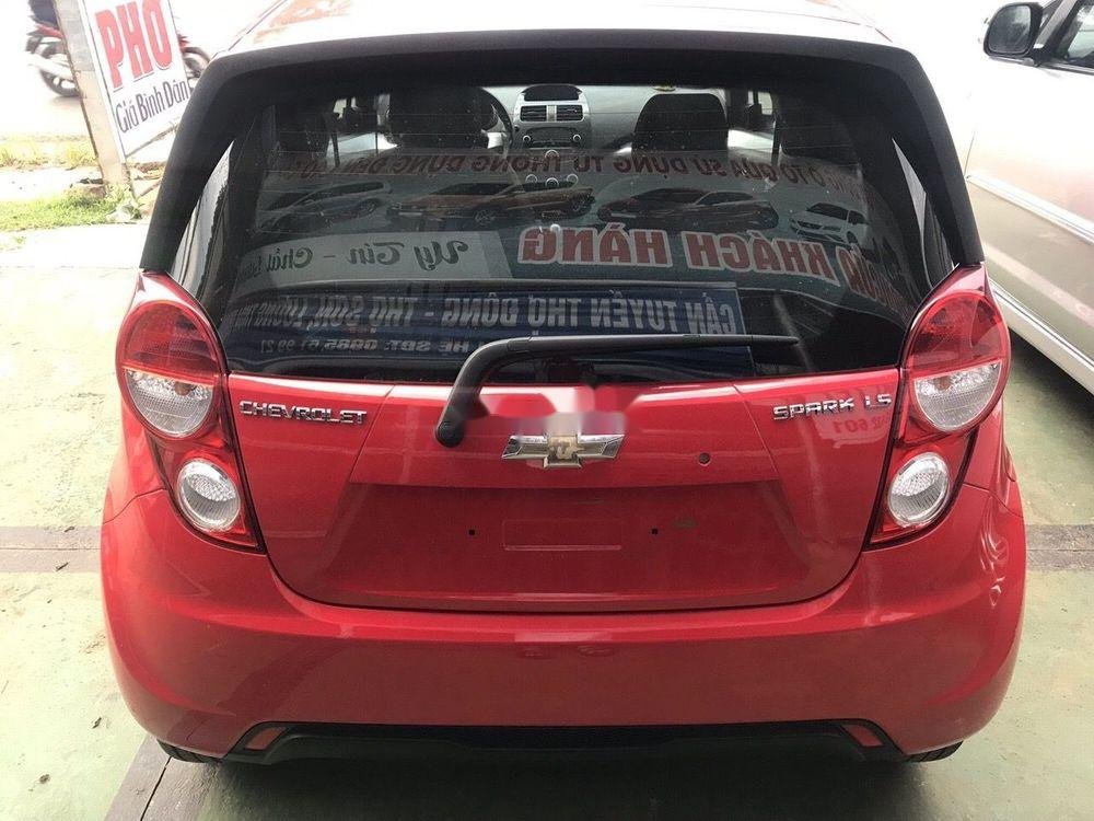 Chevrolet Spark 2016 - Bán ô tô Chevrolet Spark sản xuất 2016, màu đỏ