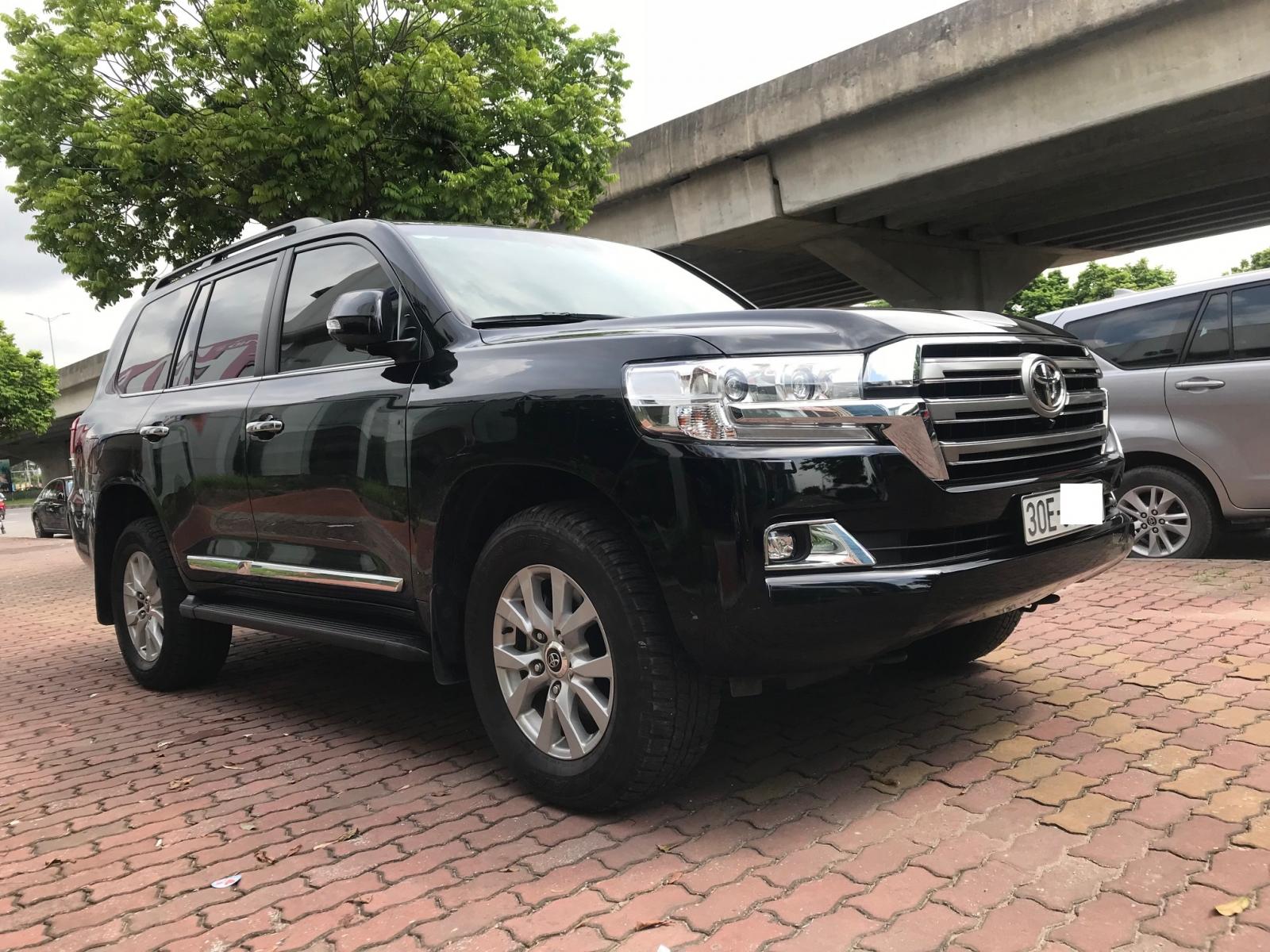 Toyota Land Cruiser VX 2016 - Cần bán gấp Toyota Land Cruiser VX đời 2016, màu đen, nhập khẩu nguyên chiếc