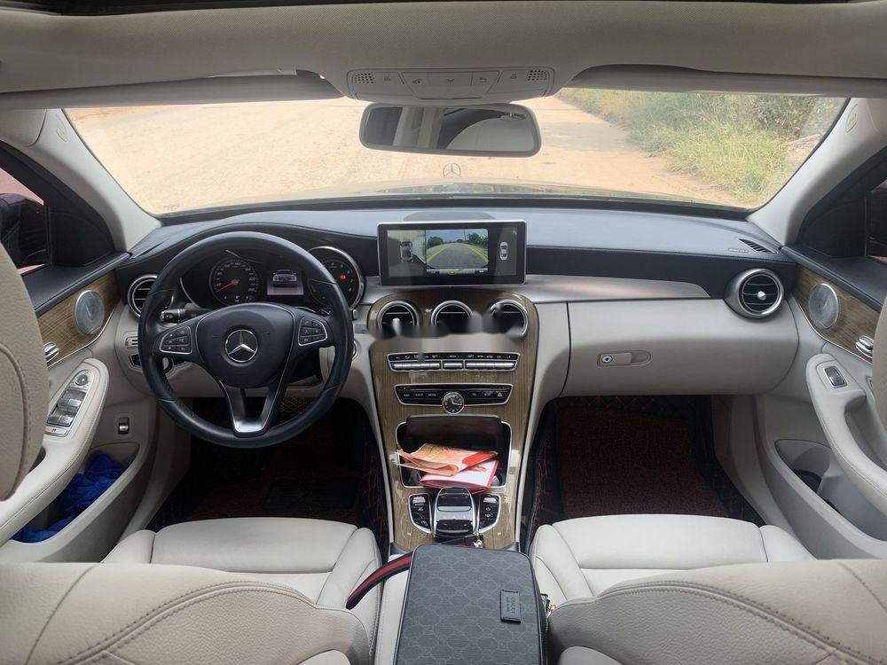 Mercedes-Benz C class 2018 - Bán Mercedes đời 2018, màu nâu, xe nguyên bản