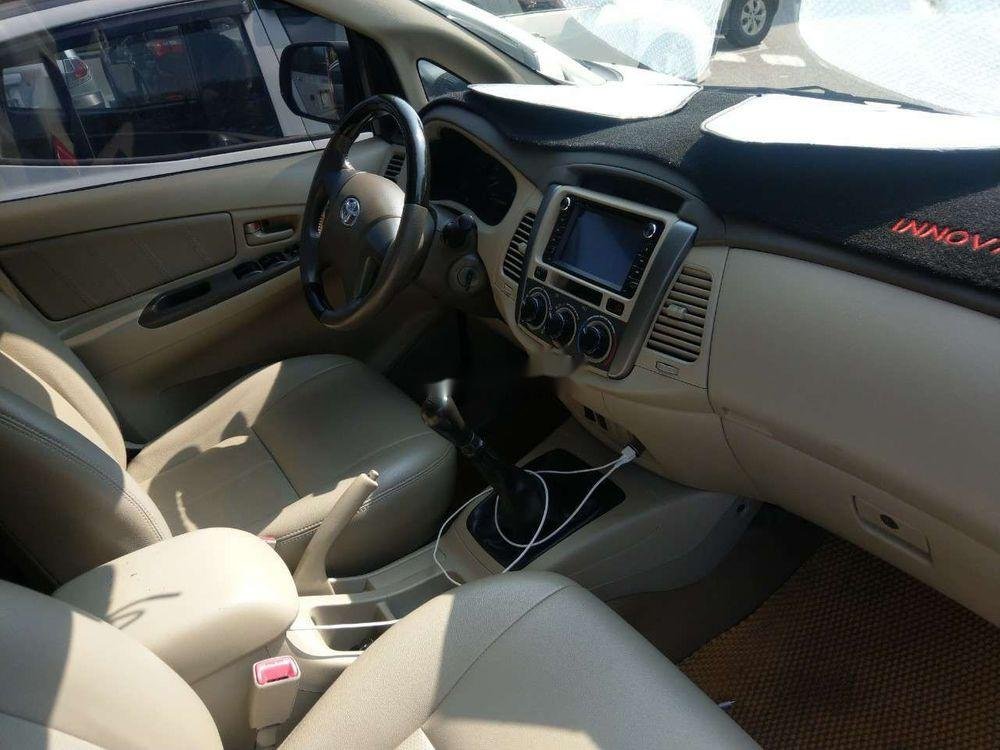 Toyota Innova   2015 - Cần bán lại xe Toyota Innova 2015, xe nguyên bản, côn nhẹ, số ngọt ngào