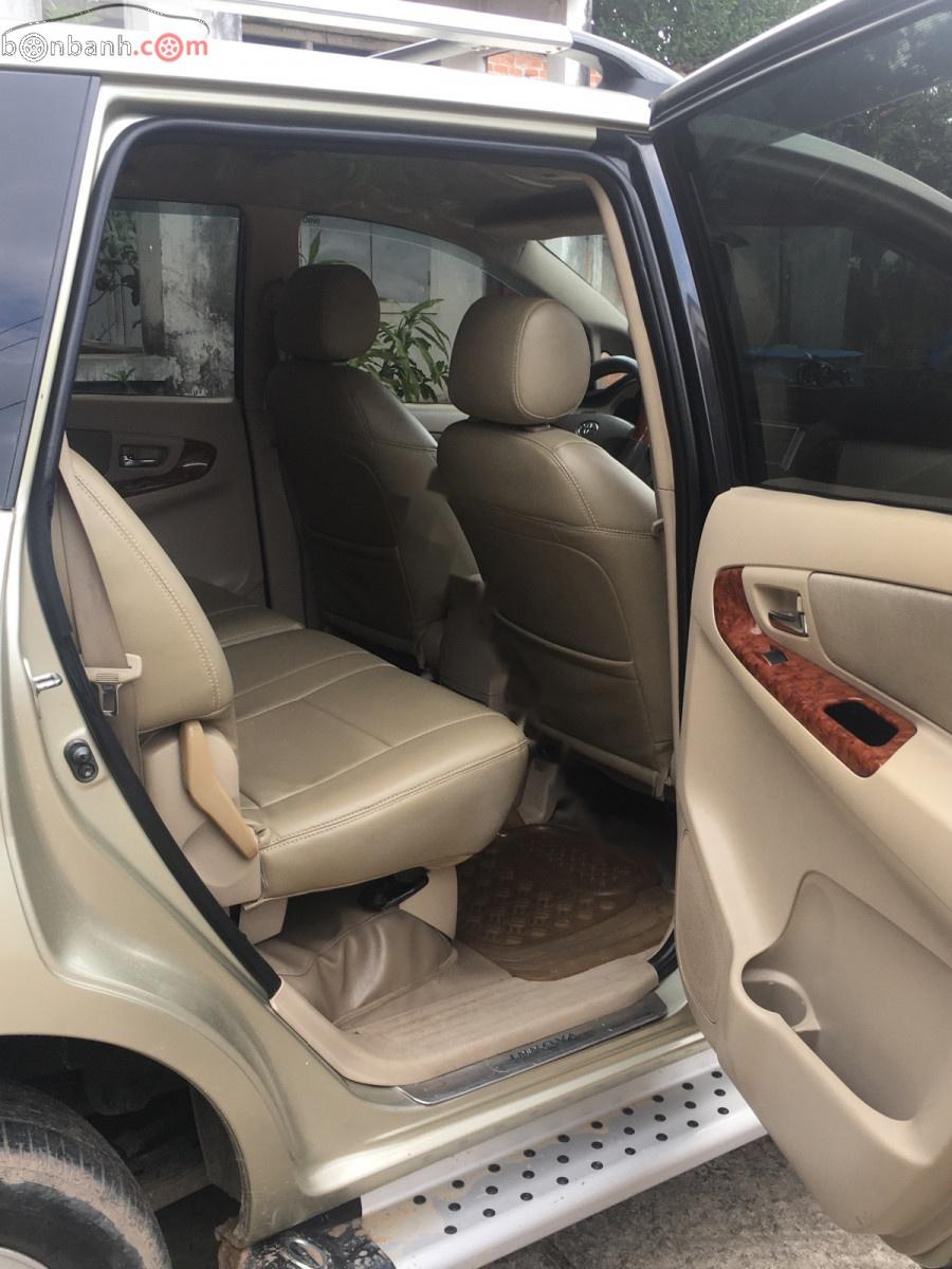 Toyota Innova 2007 - Bán Toyota Innova đời 2007, màu vàng, xe gia đình