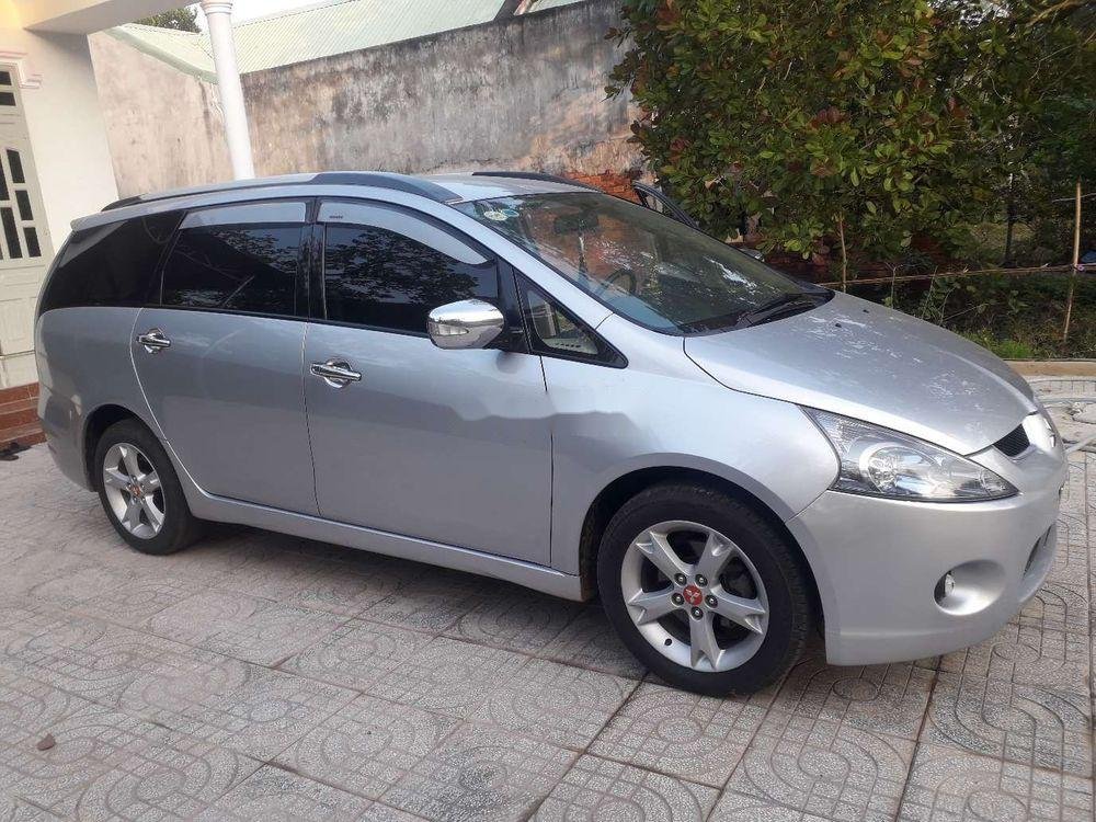 Mitsubishi Grandis   2010 - Bán Mitsubishi Grandis sản xuất năm 2010, màu bạc, xe nhập