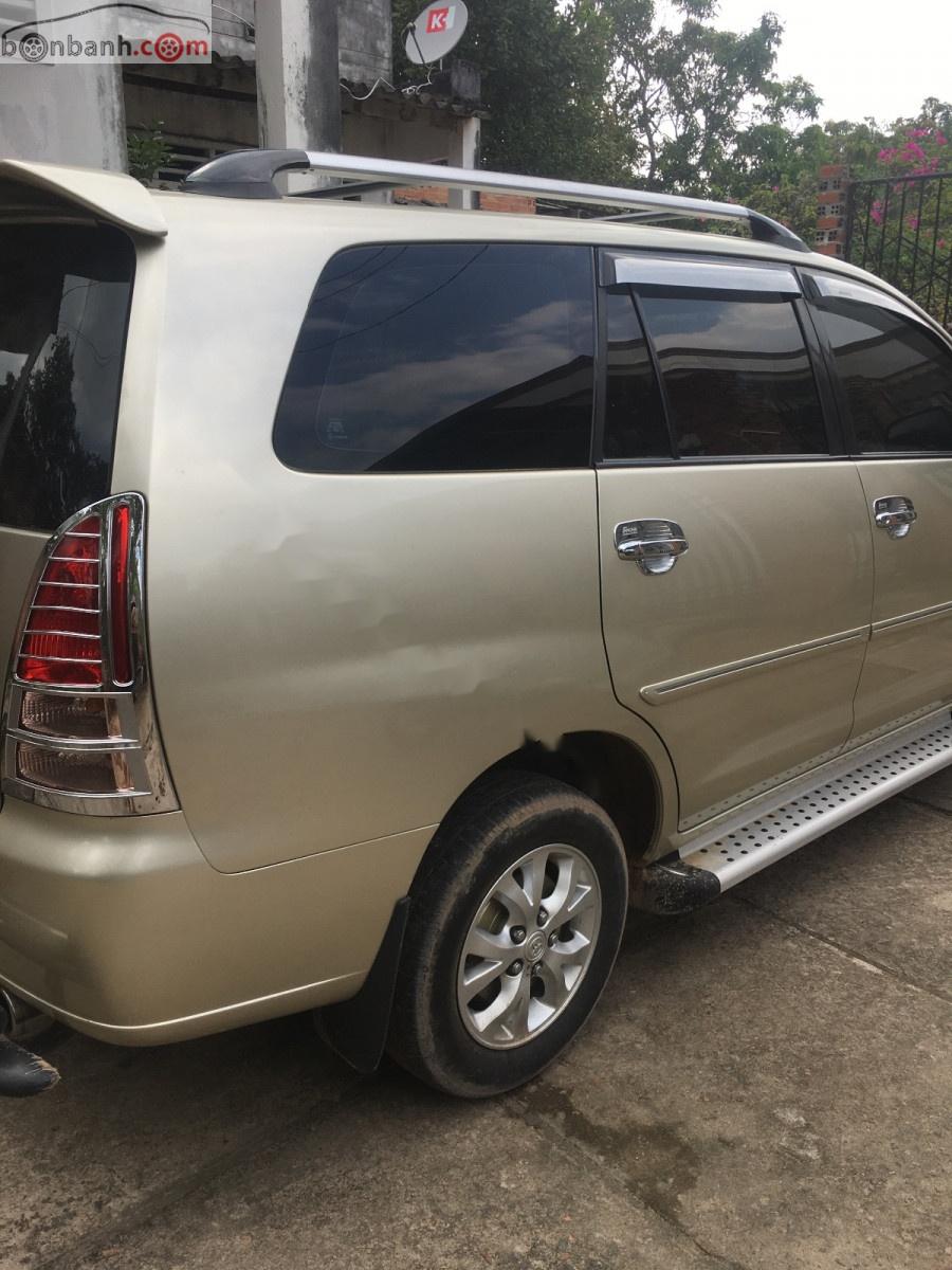 Toyota Innova 2007 - Bán Toyota Innova đời 2007, màu vàng, xe gia đình