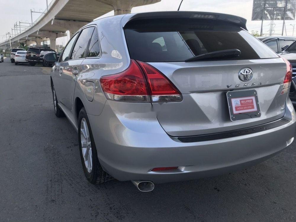 Toyota Venza 2009 - Cần bán xe Toyota Venza đời 2009, màu bạc chính chủ, giá chỉ 750 triệu xe nguyên bản