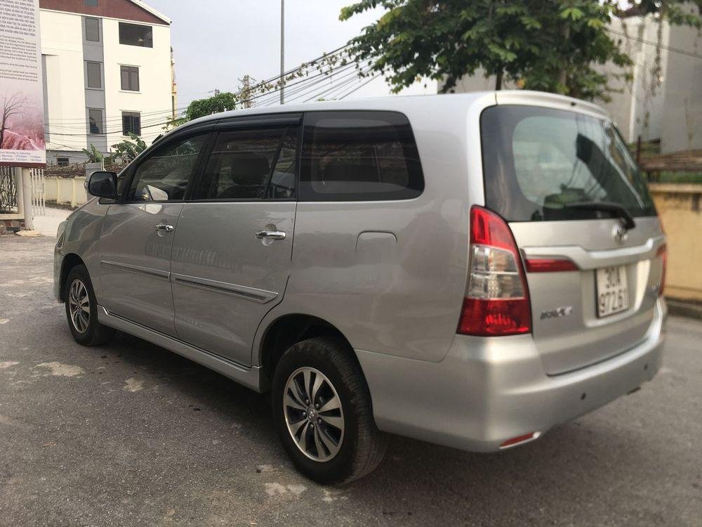 Toyota Innova 2016 - Bán xe Toyota Innova đời 2016, giá chỉ 565 triệu xe nguyên bản