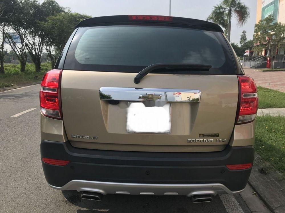 Chevrolet Captiva   2015 - Cần bán Chevrolet Captiva sản xuất năm 2015, màu vàng, số tự động