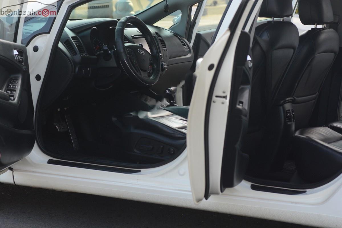 Kia K3 2015 - Bán Kia K3 đời 2015, màu trắng số tự động, 520tr