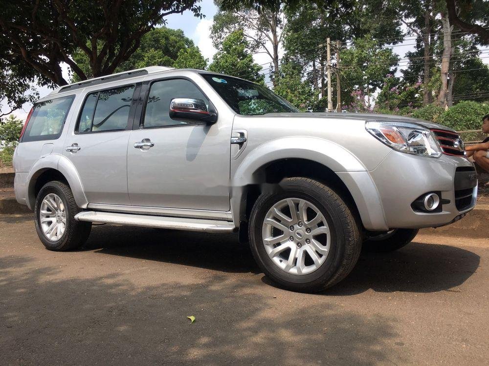 Ford Everest   2014 - Bán Ford Everest sản xuất năm 2014, màu bạc như mới