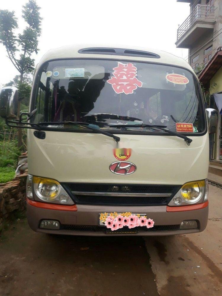 Hyundai County   2009 - Cần bán Hyundai County năm 2009, hai màu, đăng ký tháng 5/2010