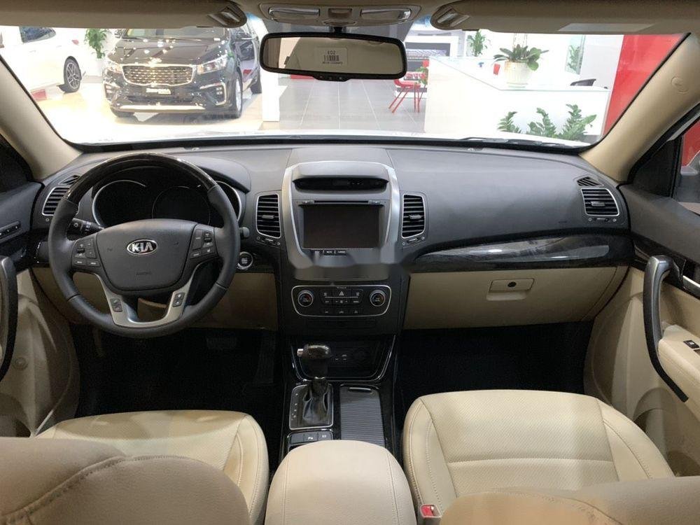 Kia Sorento 2019 - Cần bán Kia Sorento năm 2019, giá 799tr xe mới 100%