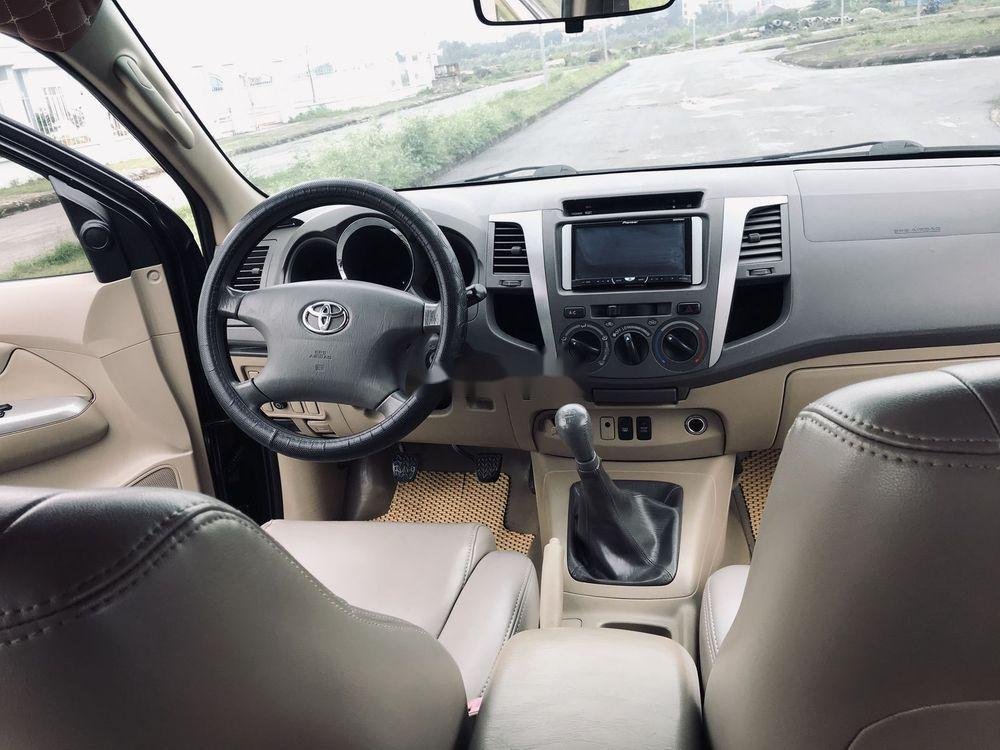 Toyota Fortuner 2011 - Bán ô tô Toyota Fortuner 2011, màu đen xe nguyên bản