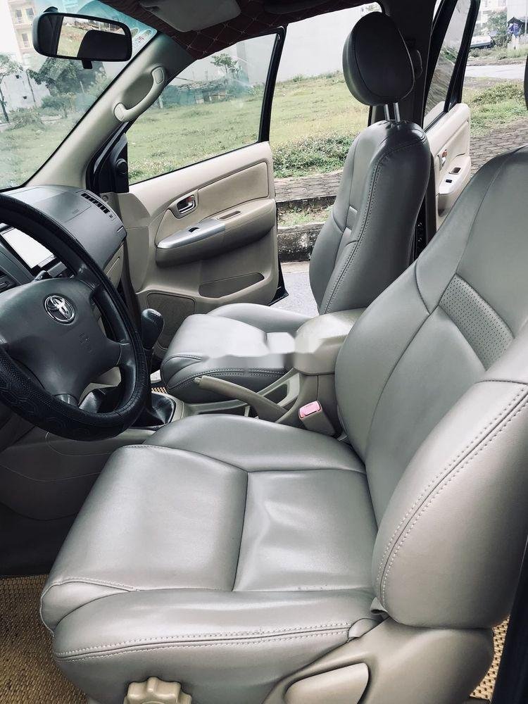 Toyota Fortuner 2011 - Bán ô tô Toyota Fortuner 2011, màu đen xe nguyên bản