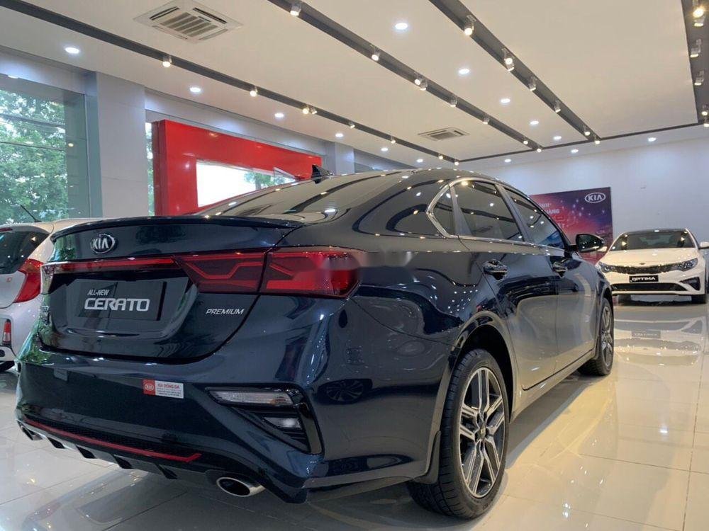 Kia Cerato 2019 - Cần bán Kia Cerato sản xuất 2019, màu đen xe nội thất đẹp