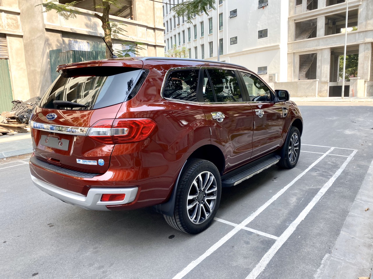 Ford Everest   2019 - Cần bán  Ford  Everest 2.0 bản Titanium  2019, màu đỏ siêu lướt 