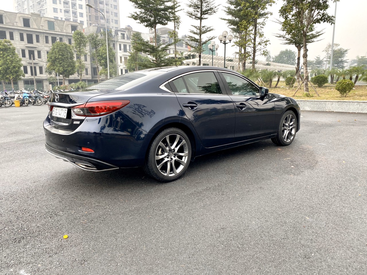 Mazda 6 2.0 Premium 2018 - Bán Mazda 6 sedan 2.0 Premium đời 2018, màu xanh đen, xe cực đẹp