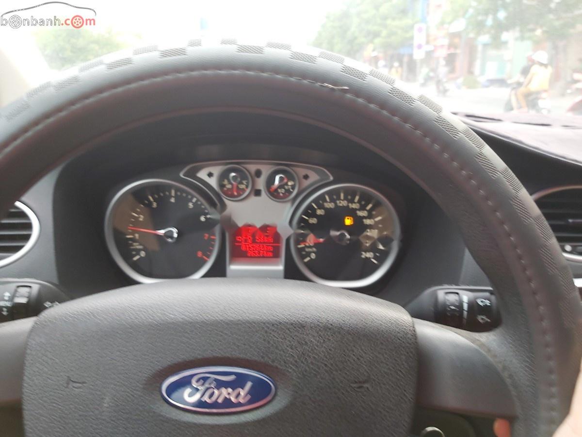 Ford Focus 1.8 AT 2010 - Bán Ford Focus 1.8 AT đời 2010, màu bạc, 315tr