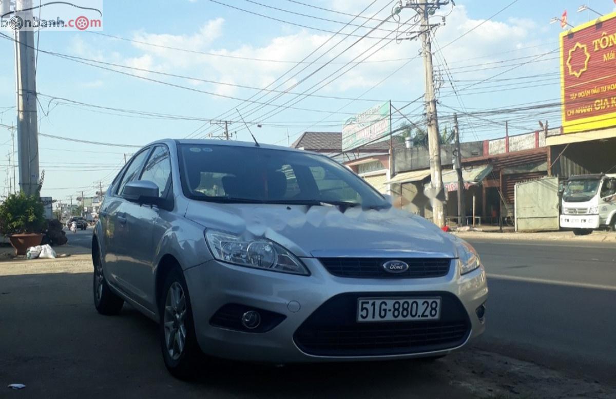 Ford Focus 1.8 AT 2010 - Bán Ford Focus 1.8 AT đời 2010, màu bạc, 315tr