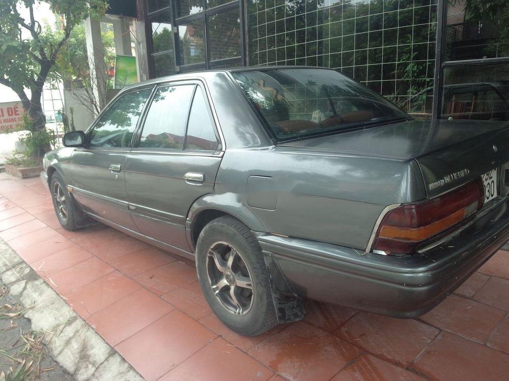 Nissan Bluebird    1993 - Cần bán xe Nissan Bluebird đời 1993, giá 25tr