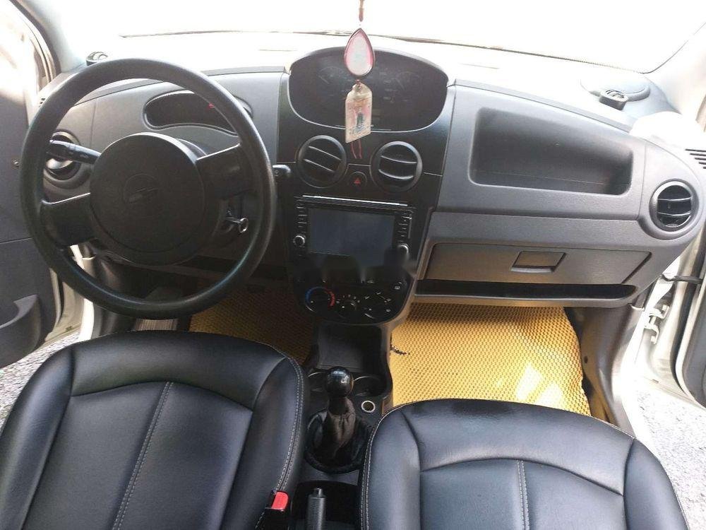 Chevrolet Spark  MT 2013 - Bán Chevrolet Spark MT sản xuất năm 2013, màu trắng  