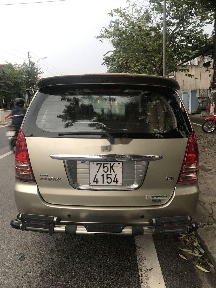 Toyota Innova 2006 - Bán xe Toyota Innova năm sản xuất 2006 xe gia đình, 295 triệu