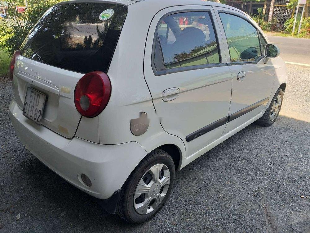 Chevrolet Spark  MT 2013 - Bán Chevrolet Spark MT sản xuất năm 2013, màu trắng  