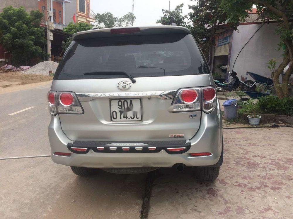 Toyota Fortuner 2012 - Cần bán xe Toyota Fortuner 2012, màu bạc, 595tr