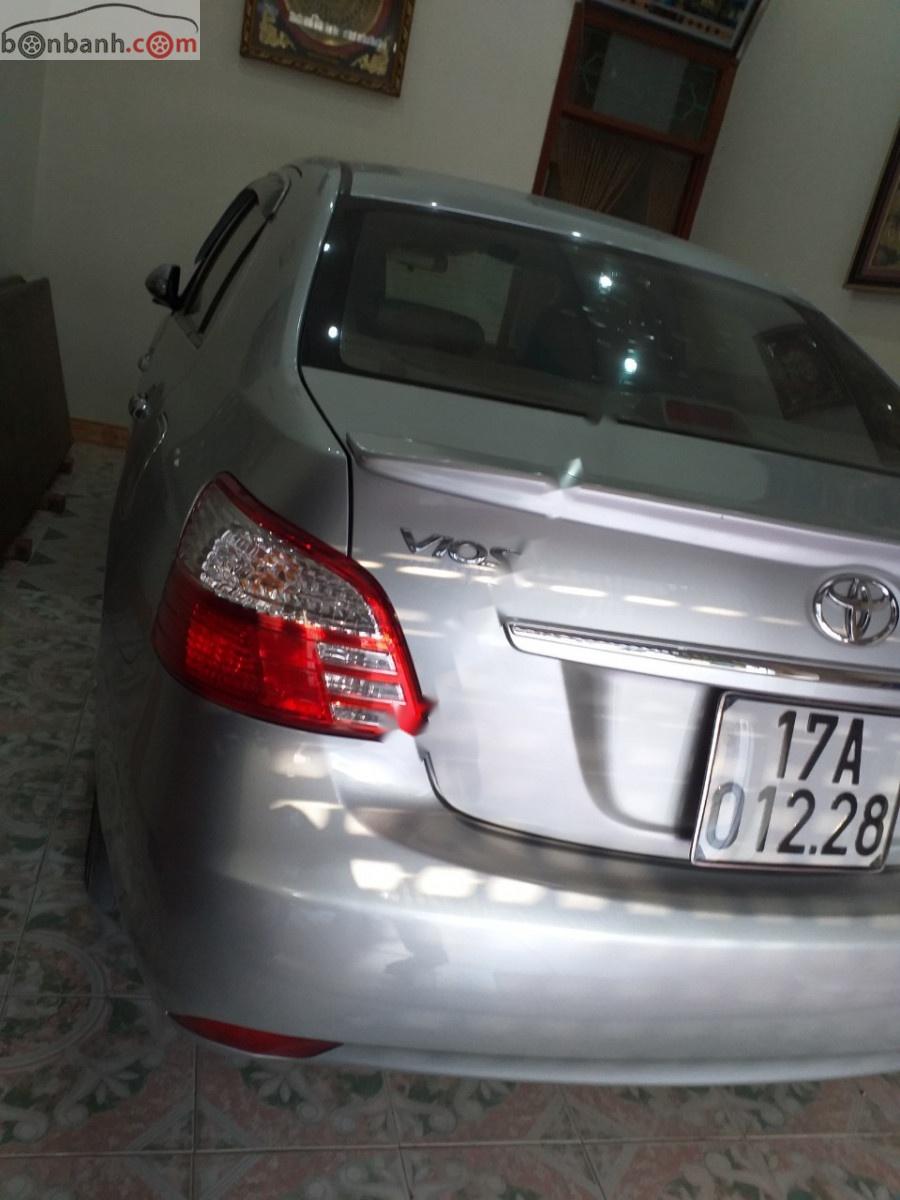 Toyota Vios 2010 - Bán xe cũ Toyota Vios sản xuất 2010, màu bạc