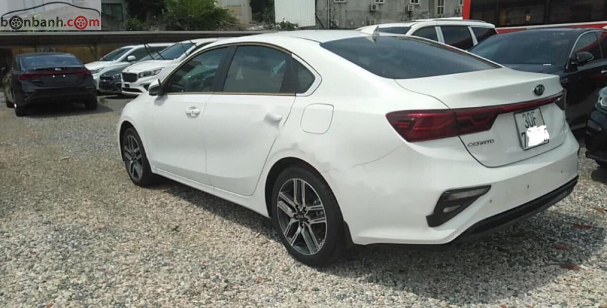 Kia Cerato 2019 - Cần bán gấp Kia Cerato 2.0 AT đời 2019, màu trắng, giá 670tr