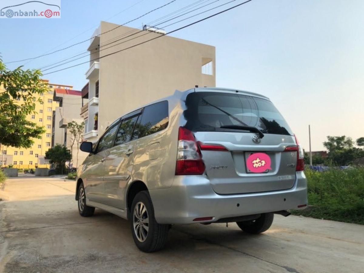 Toyota Innova   2015 - Bán Toyota Innova 2.0E sản xuất 2015, màu bạc, xe gia đình