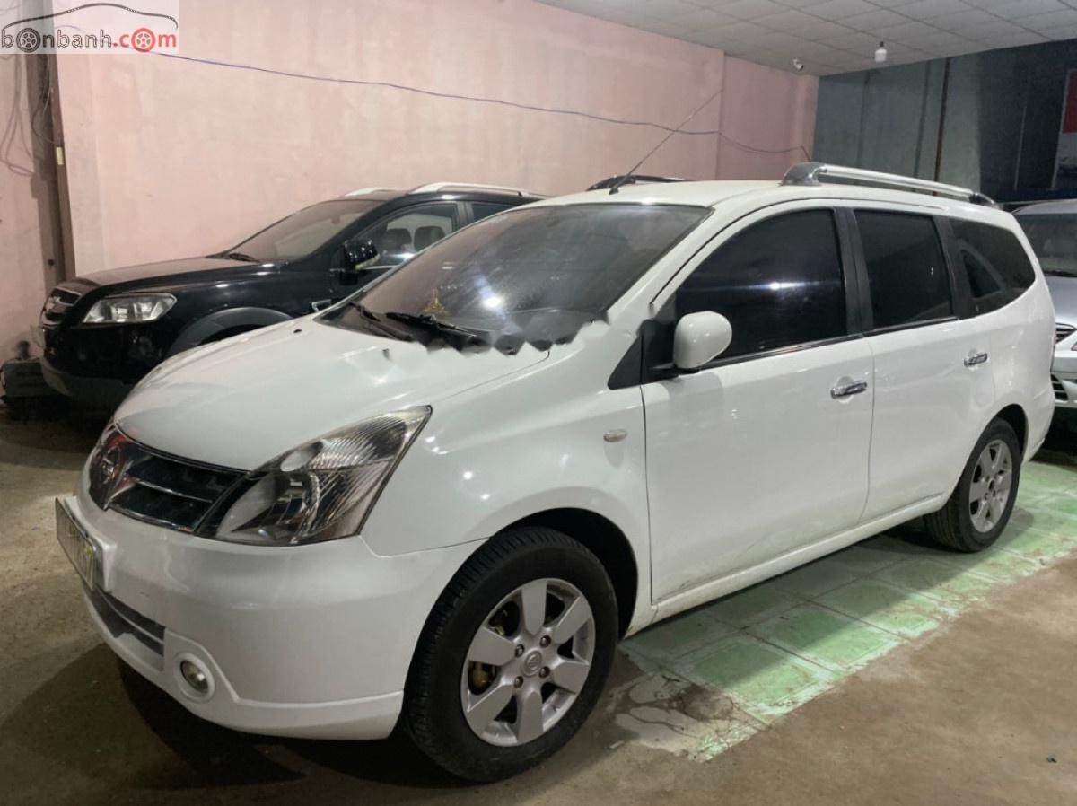 Nissan Grand livina 2012 - Cần bán Nissan Grand livina năm sản xuất 2012, màu trắng, số tự động, 316tr